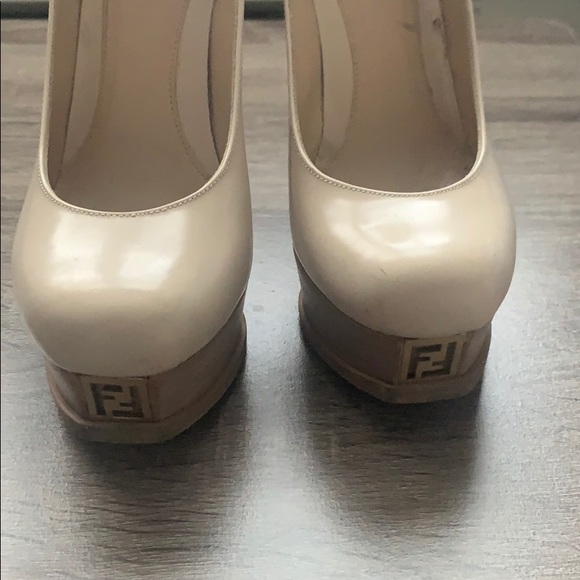 Fendi | Beige Leather Logo Platform Pumps 36.5 - Picture 5 of 9